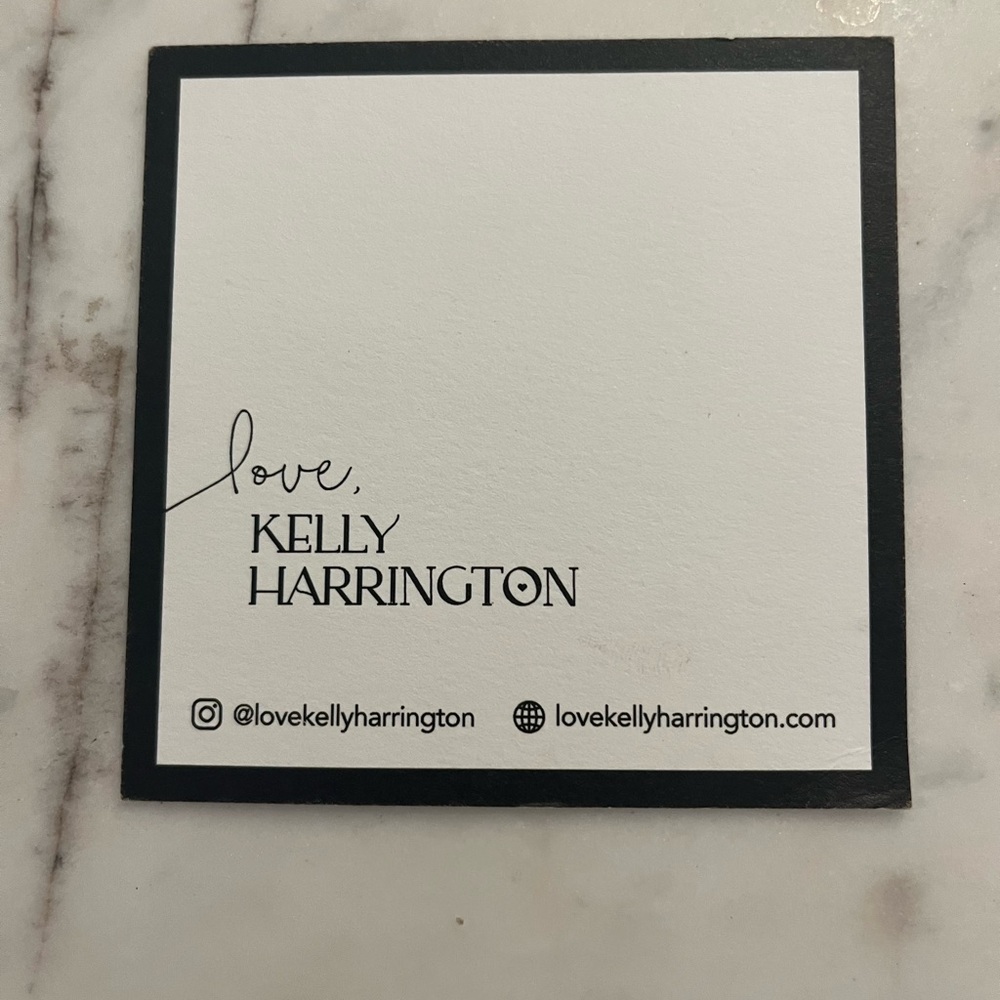 Gucci Gold Chain Necklace with Black Enamel Logo Medallion - Picture 2 of 5